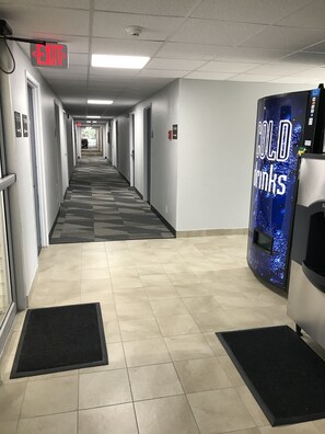 Vending machine - Motel 6 Fort Wayne, IN (Fort Wayne)