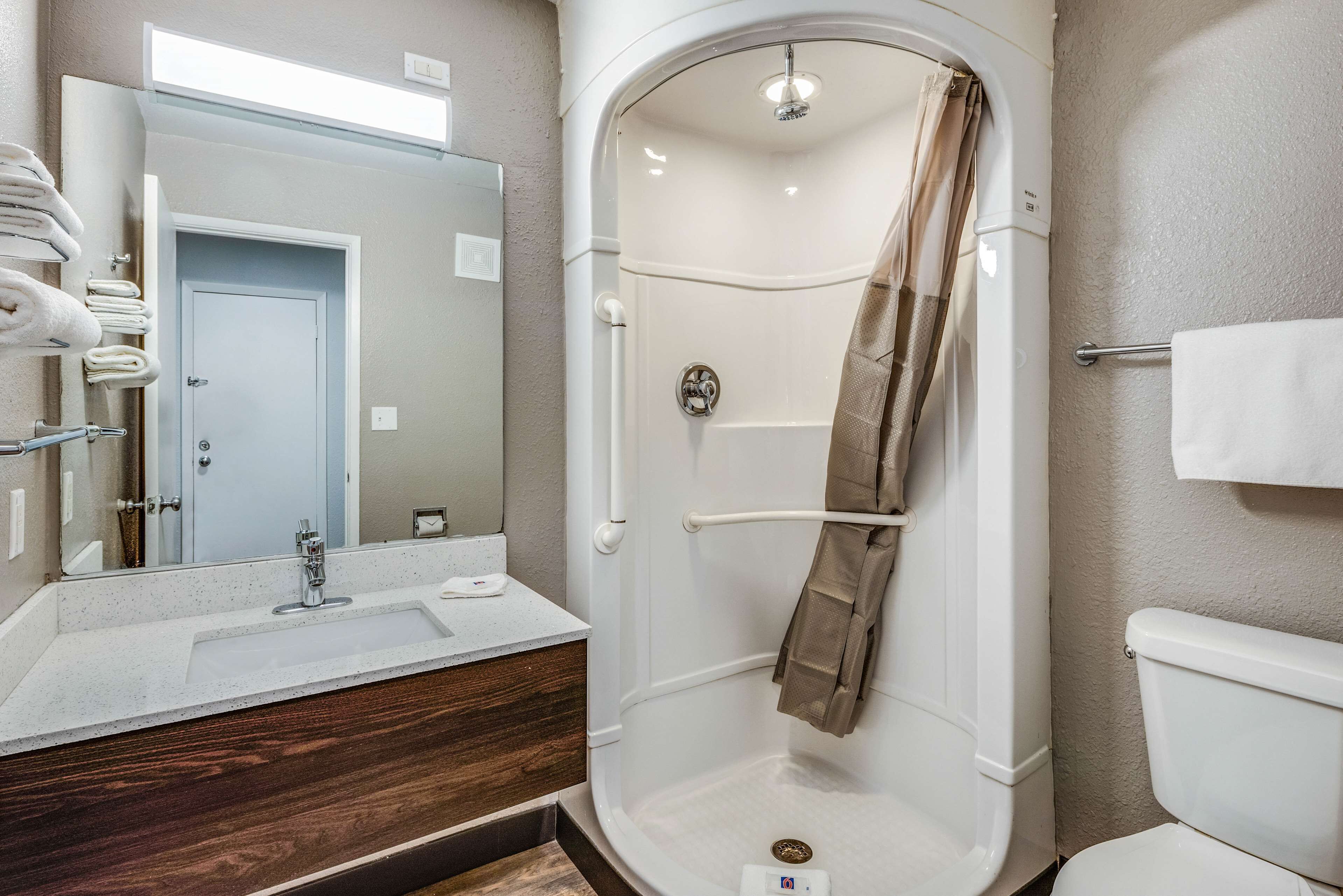 提供毛巾、番梘