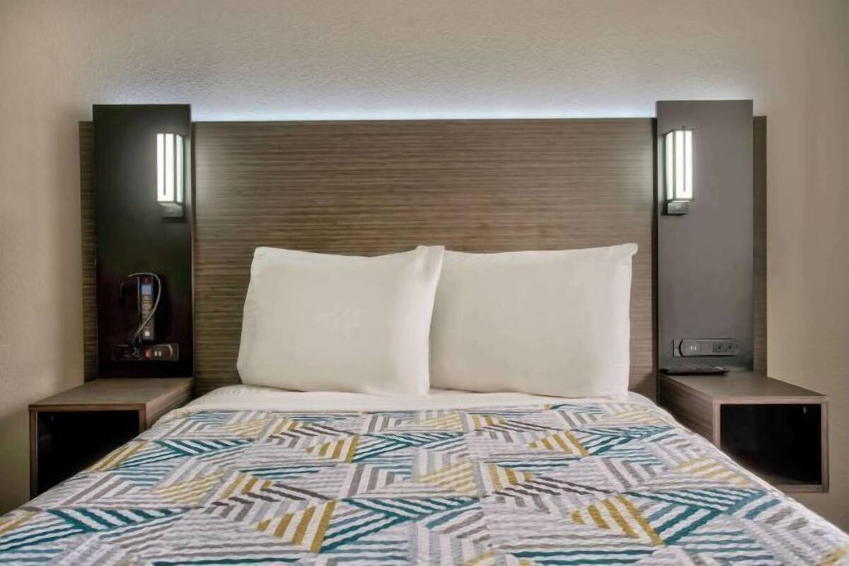 Free WiFi, bed sheets