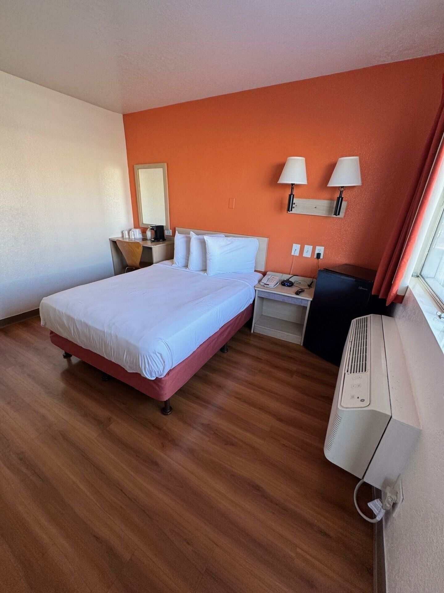 أسرّة أطفال/رضّع (مجانًا) وواي فاي مجانًا وملاءات أسرّة