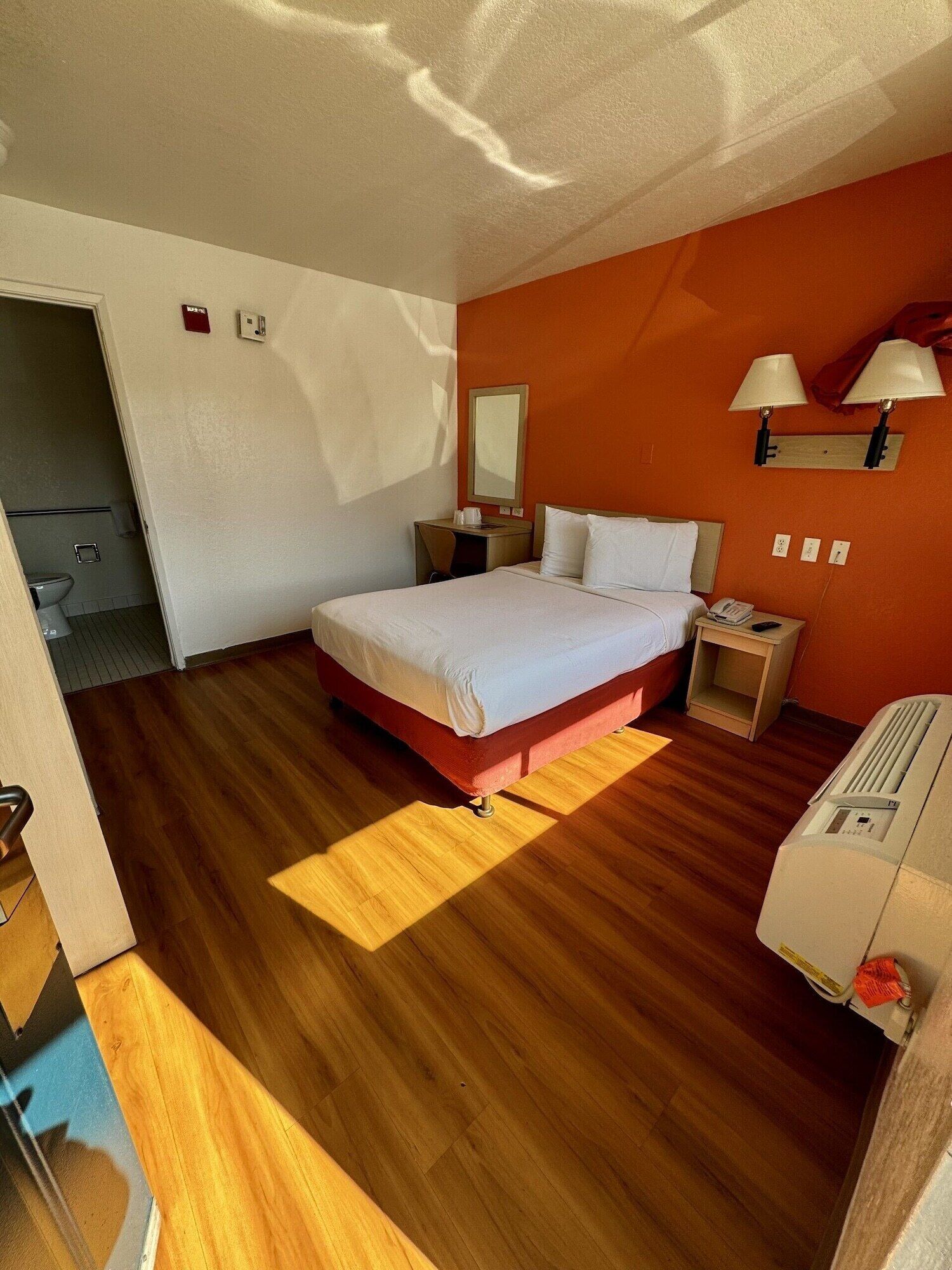 أسرّة أطفال/رضّع (مجانًا) وواي فاي مجانًا وملاءات أسرّة