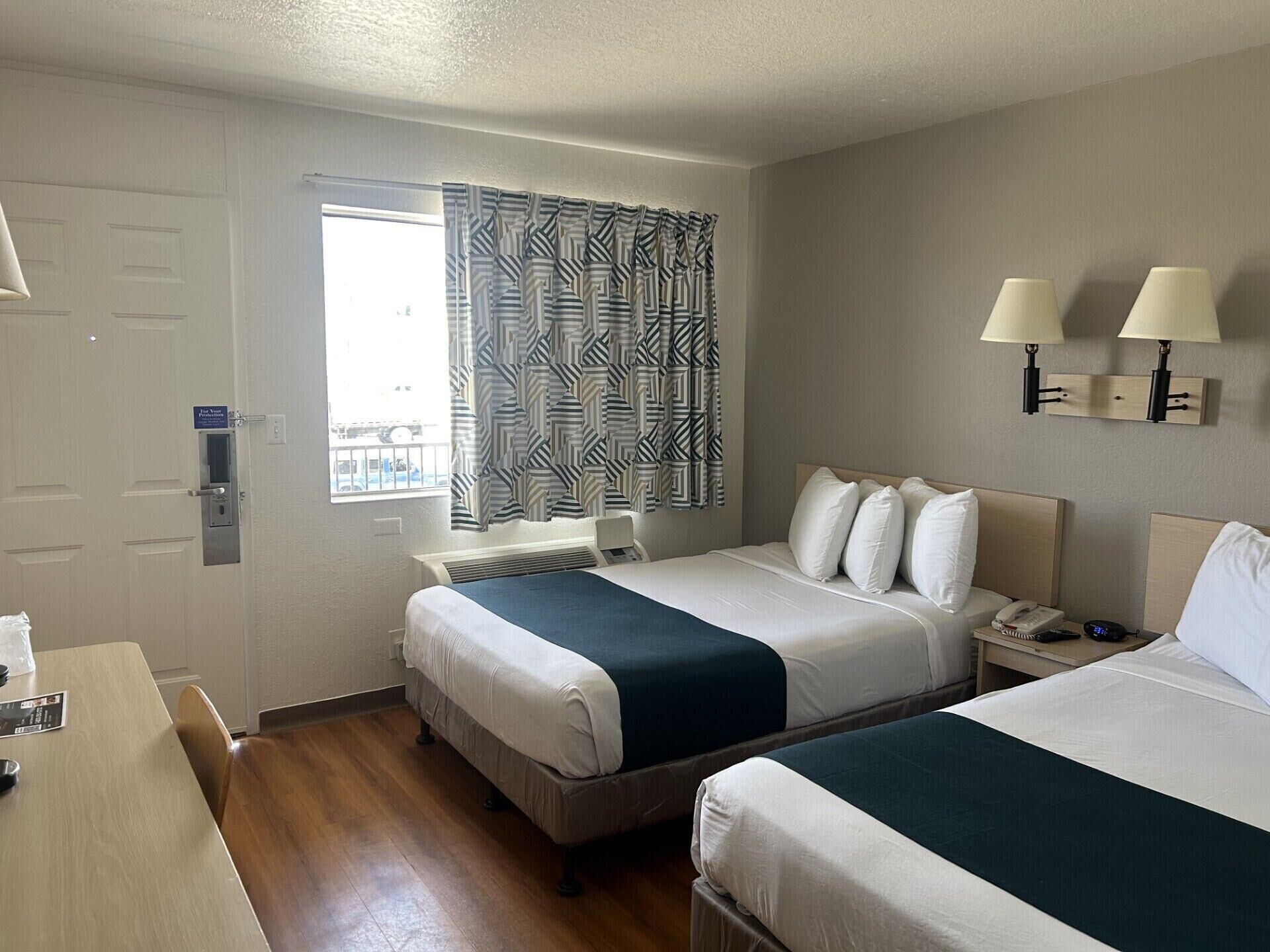 أسرّة أطفال/رضّع (مجانًا) وواي فاي مجانًا وملاءات أسرّة