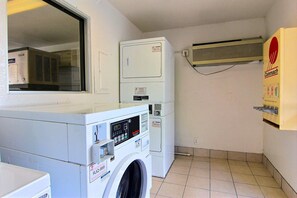 Laundry room - Motel 6 Kingsville, TX (Kingsville)
