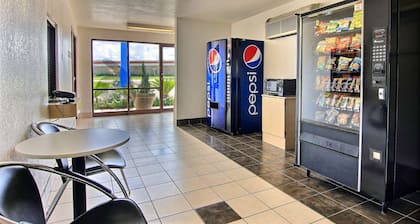 Motel 6 Kingsville, TX