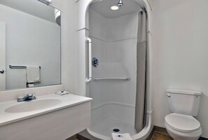 Ensemble douche/baignoire, serviettes fournies