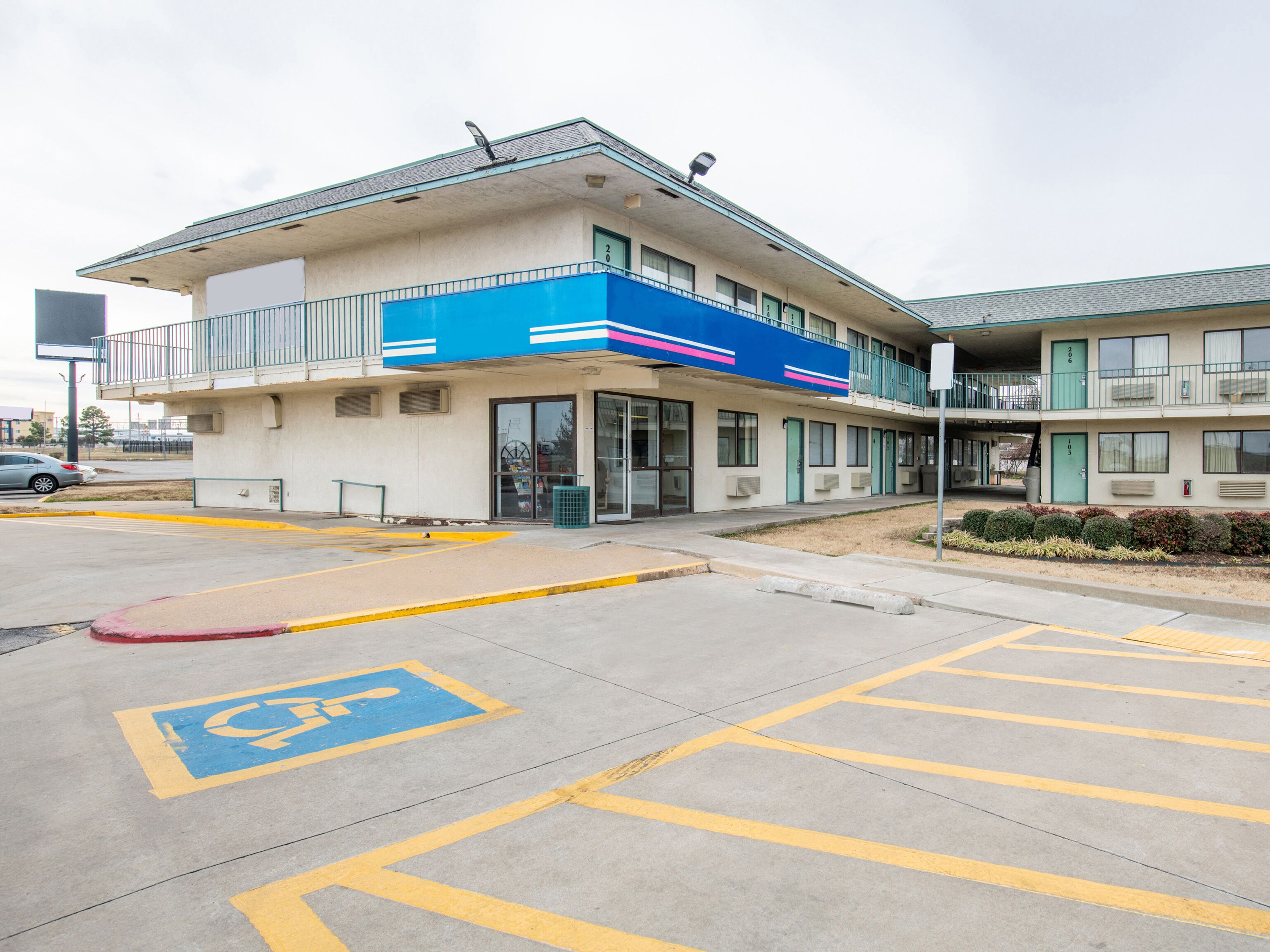 Photo - Regency Inn Tulsa