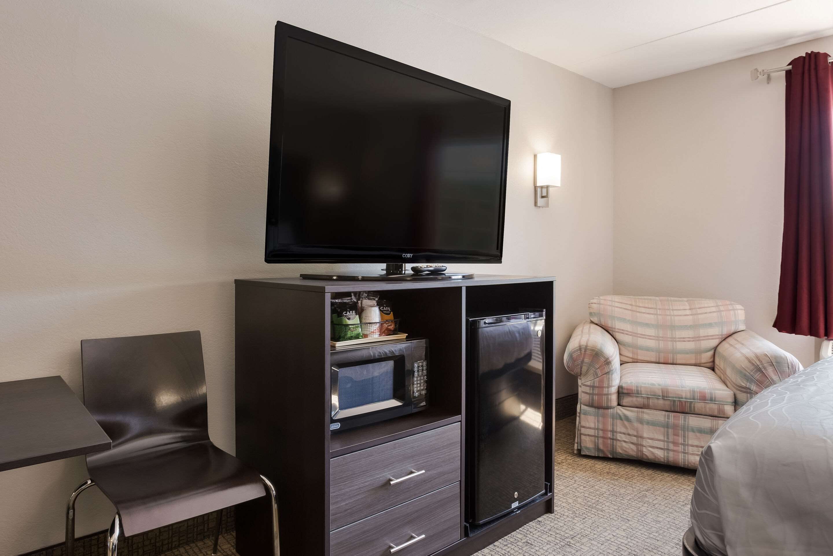 Phòng, 1 giường cỡ king, không hút thuốc, bồn tắm nước nóng | Khu vực làm việc phù hợp cho laptop, bàn ủi/dụng cụ ủi quần áo 