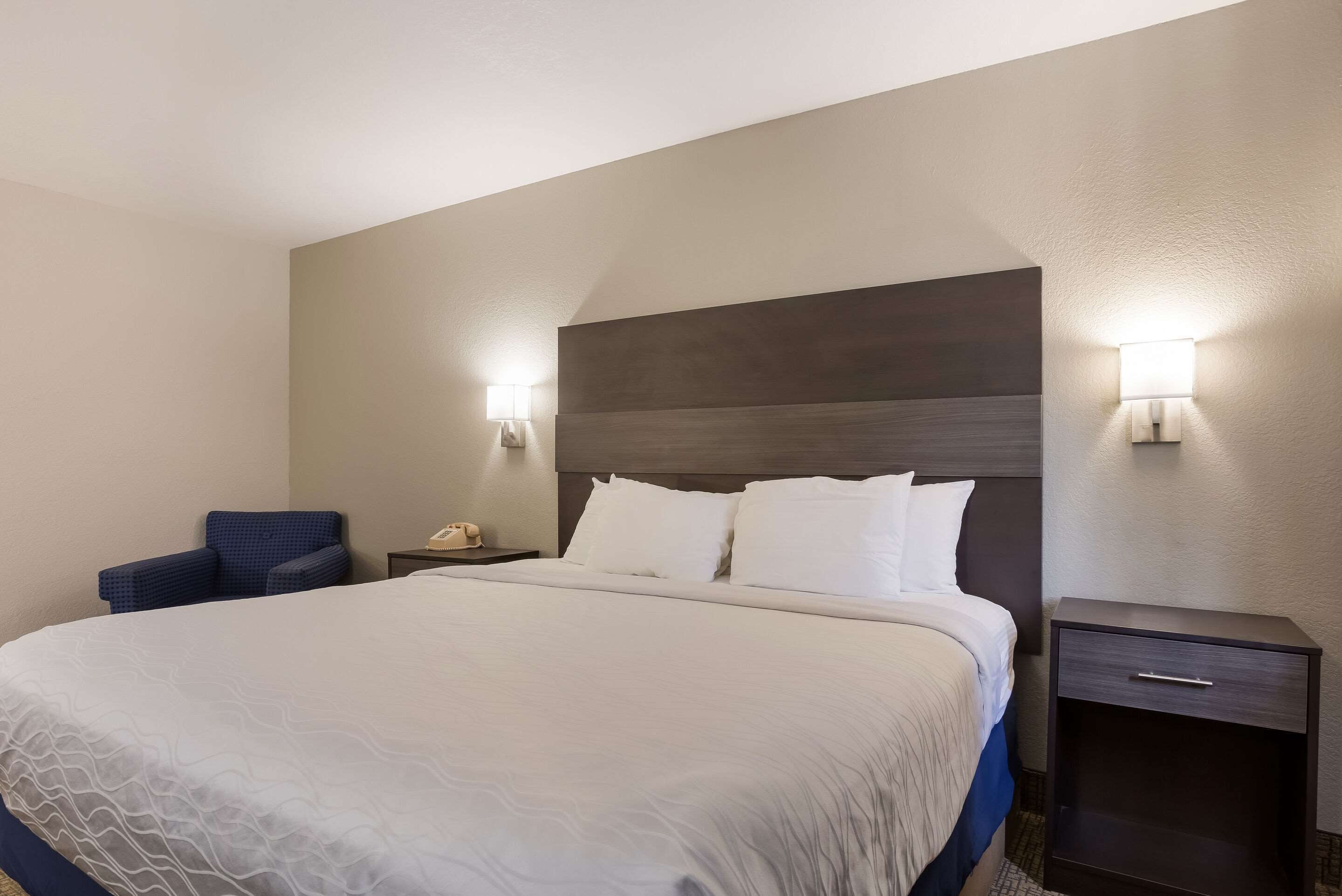 room, 1 king bed, non smoking, hot tub | laptop workspace, iron/ironing board, rollaway beds, free wifi