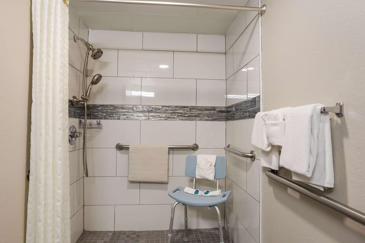 Zimmer, 1 King-Bett, barrierefrei, Nichtraucher