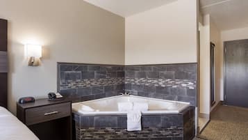 Kamar, 1 Tempat Tidur King, Bebas Asap Rokok, hot tub | Ruang kerja ramah laptop dan setrika/meja setrika