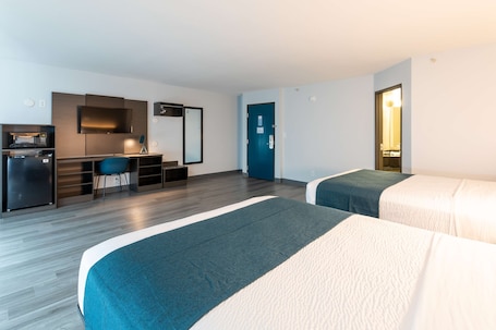 Cortinas blackout, Wi-Fi de cortesia, roupa de cama