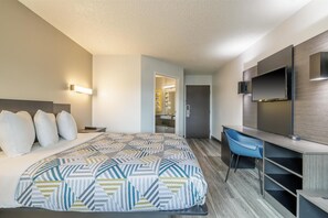 Desk, iron/ironing board, free WiFi, bed sheets - Motel 6 Missoula, MT (Missoula)