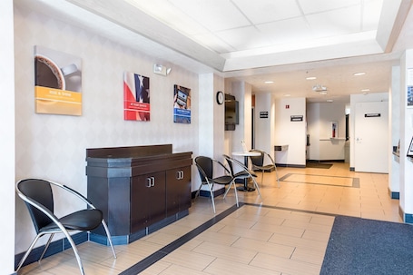 Lobby sitting area. Motel 6 Cedar City, UT