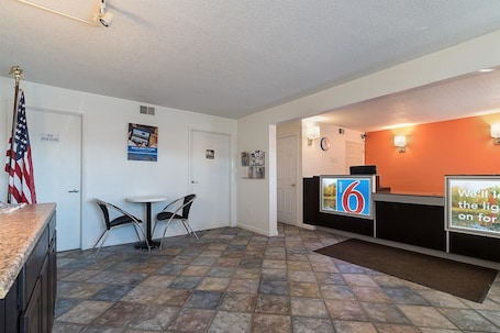 Lobby. Motel 6 Frackville, PA