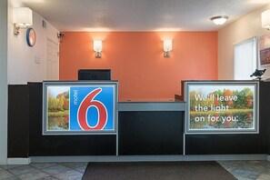 Lobby - Motel 6 Frackville, PA (Frackville)