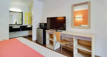 Motel 6 Cartersville, GA