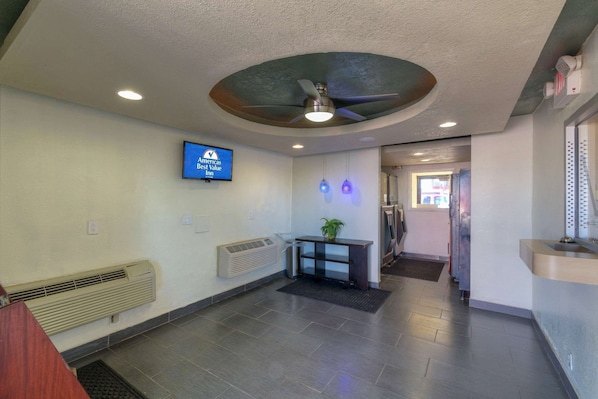 Lobby - Americas Best Value Inn Amarillo Airport (Amarillo)