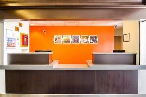 Lobby - Motel 6 Wheatland, WY (Wheatland)