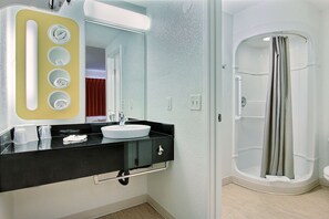 Combined shower/tub, towels, soap