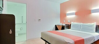 Motel 6 Corpus Christi, TX - East - North Padre Island