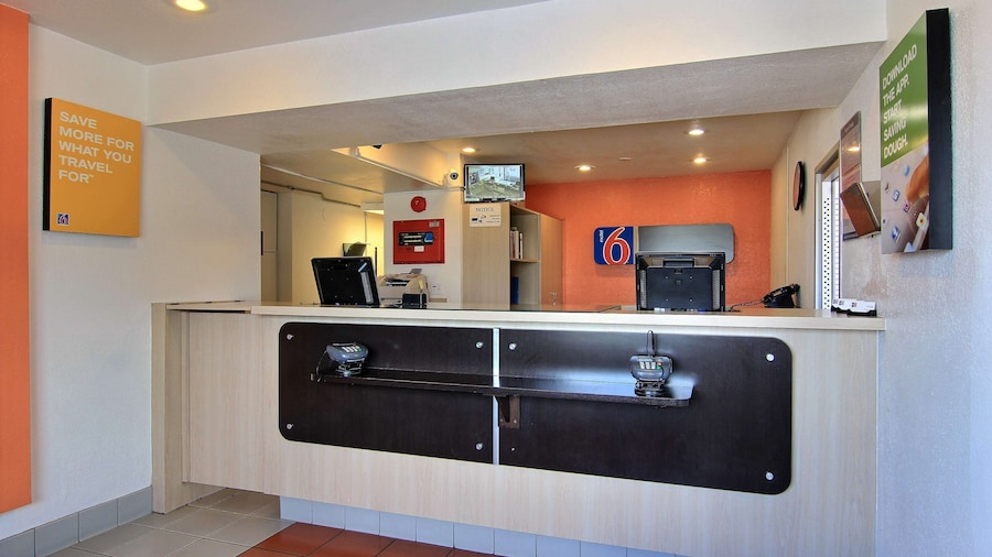 Motel 6 Corpus Christi, TX - East - North Padre Island