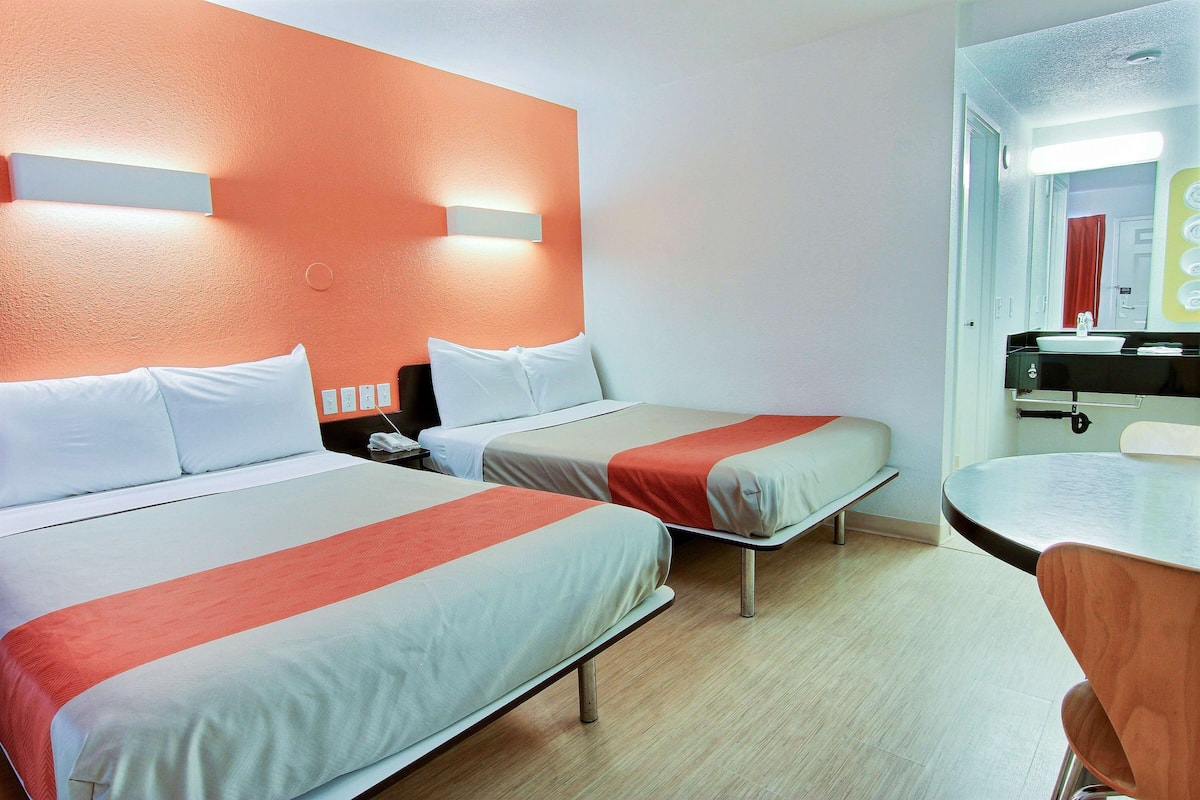 Desk, free WiFi, bed sheets