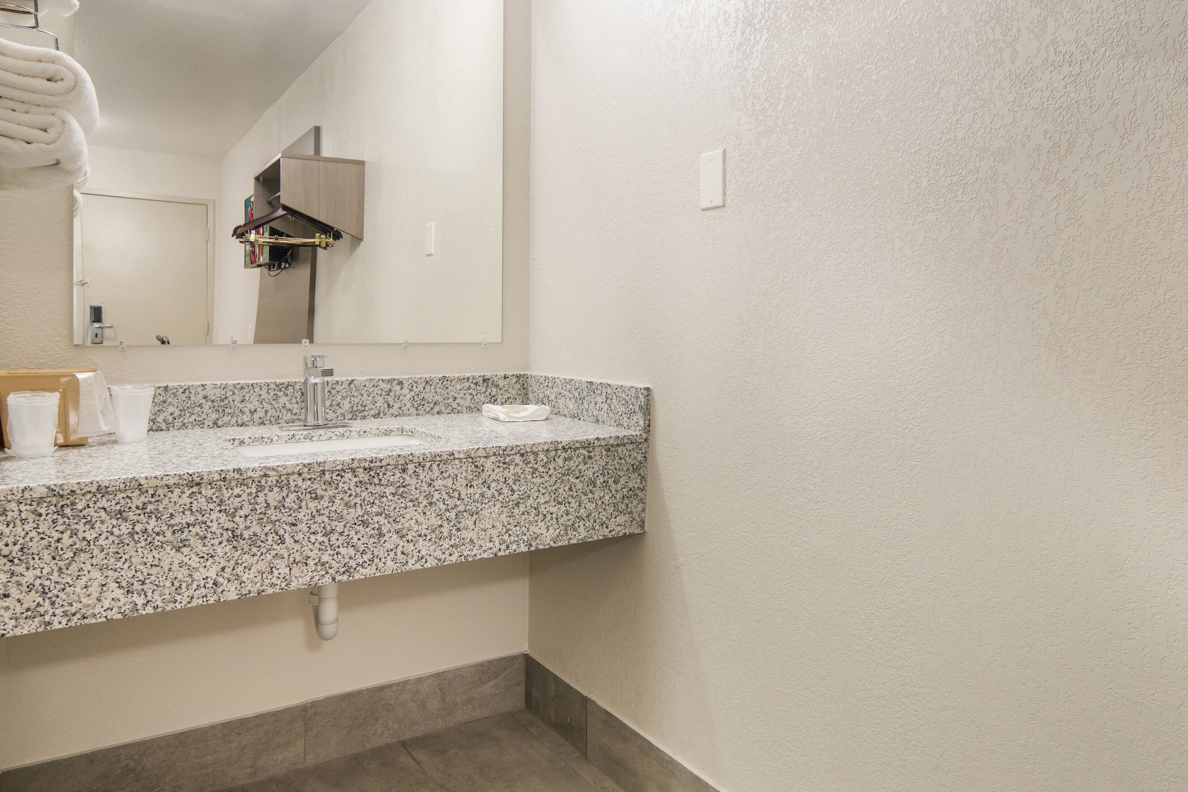 Photo - Red Roof Inn Fort Worth South