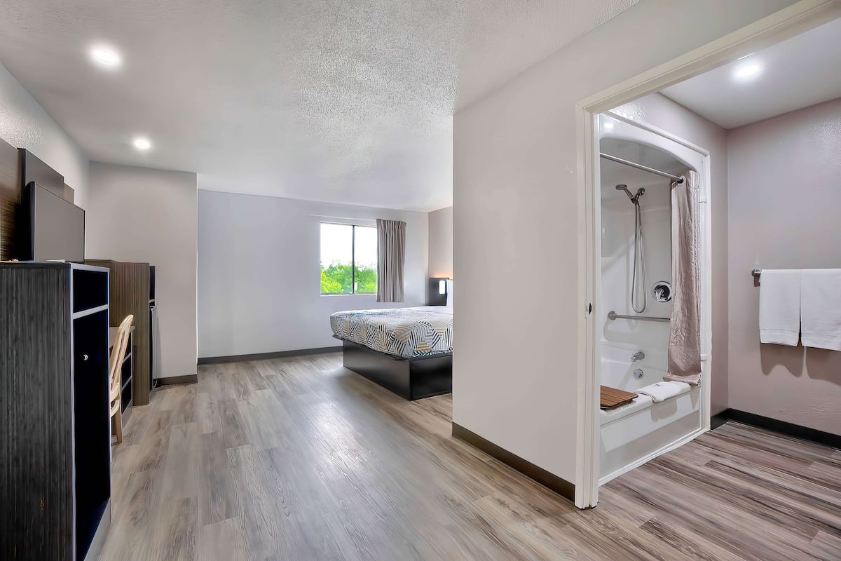 Työpöytä, ilmainen Wi-Fi, vuodevaatteet