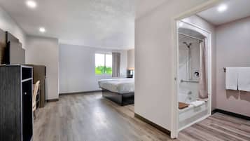 Skrivebord, wi-fi (inkludert) og sengetøy