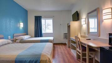 Pillowtop-Betten, Schreibtisch, laptopgeeigneter Arbeitsplatz