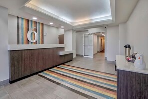 Lobby - Motel 6 Denison, TX (Denison)