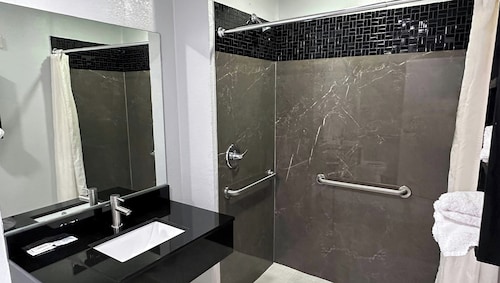 Xpress Inn & Extended Stays