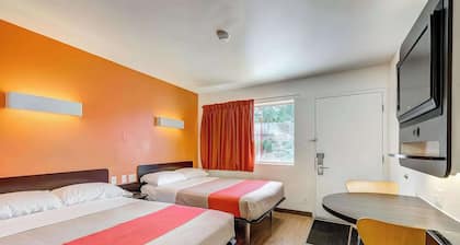 Motel 6 Thornton, CO