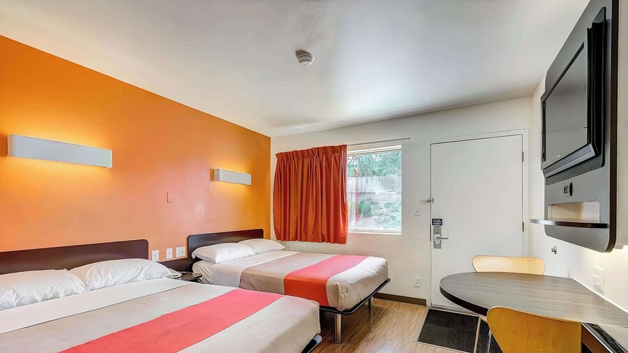 Motel 6 Thornton, CO