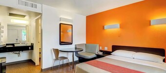 Motel 6 Thornton, CO