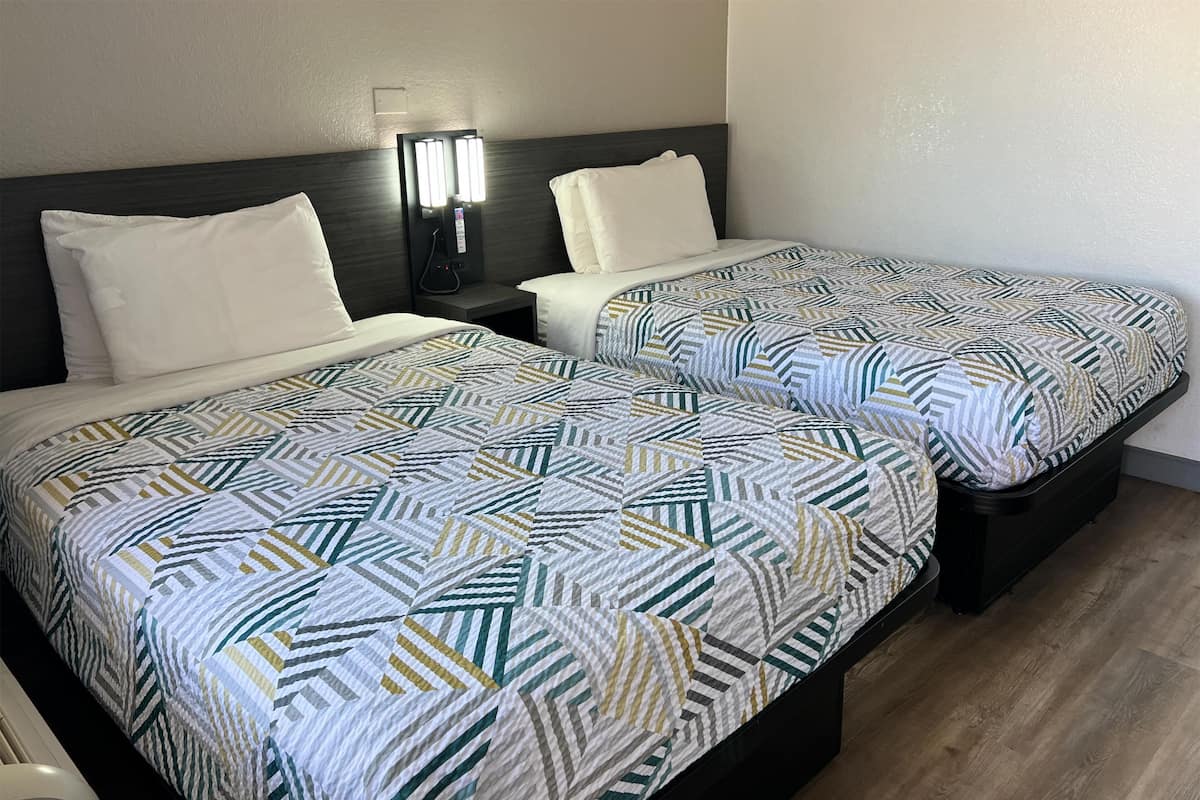 Rideaux occultants, Wi-Fi gratuit, draps fournis