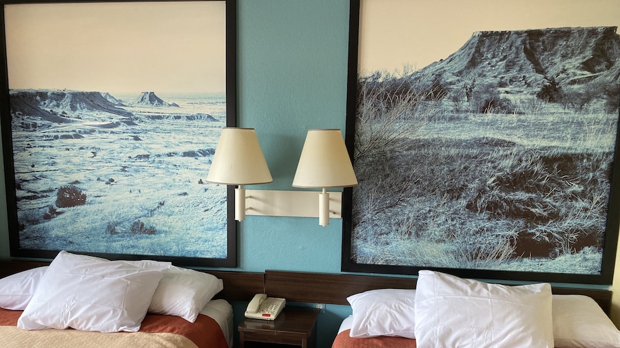 Super 8 by Wyndham Midwest City OK