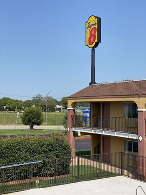 Exterior - Super 8 by Wyndham Midwest City OK (Midwest City)