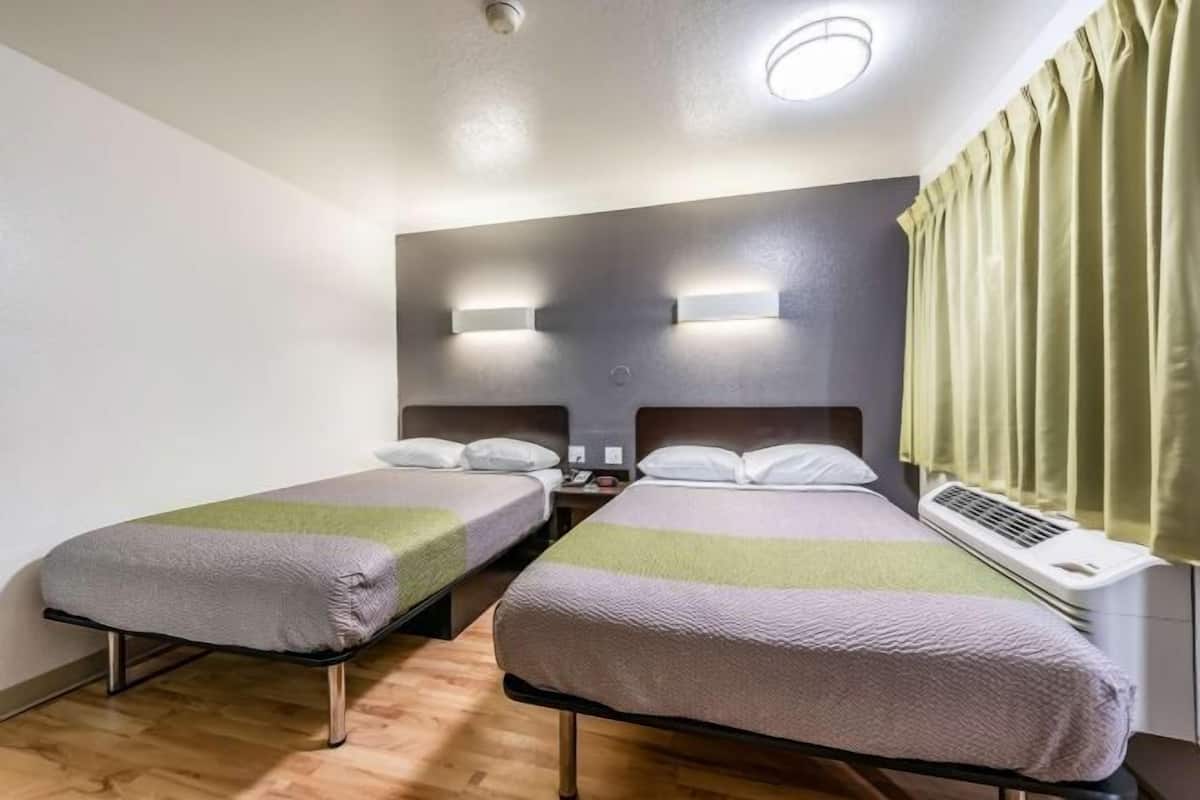 WiFi (free), bed sheets