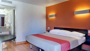 Free WiFi, bed sheets