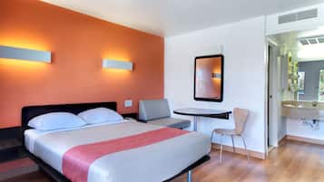 Free WiFi, bed sheets