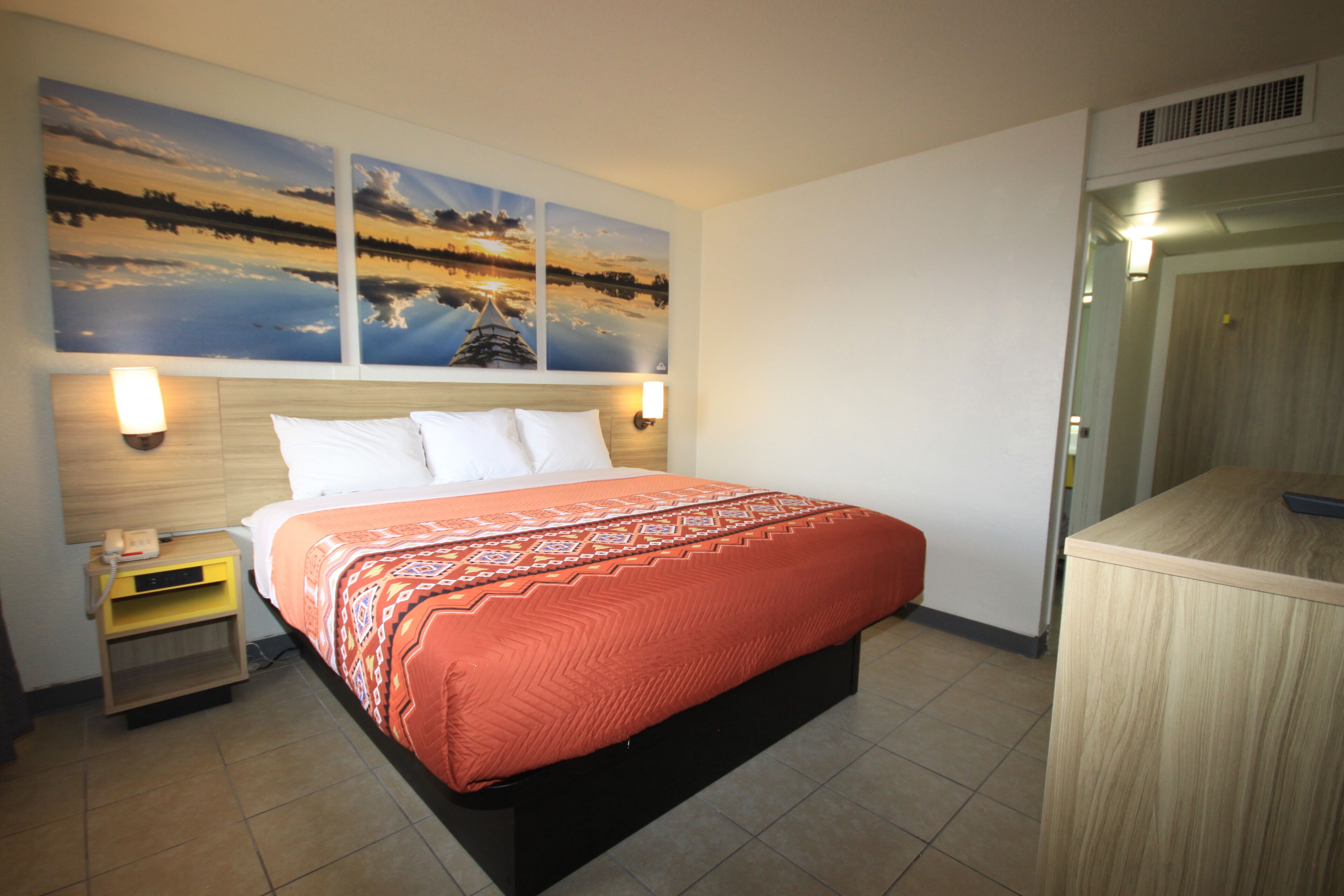 Room, 1 King Bed, Non Smoking | Desk, laptop workspace, free WiFi, alarm clocks