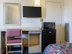 In-room safe, desk, free WiFi, bed sheets