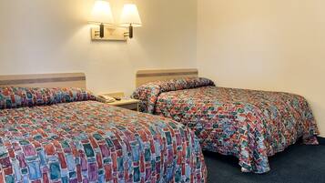 Skrivebord, strykejern/-brett, wi-fi (inkludert) og sengetøy