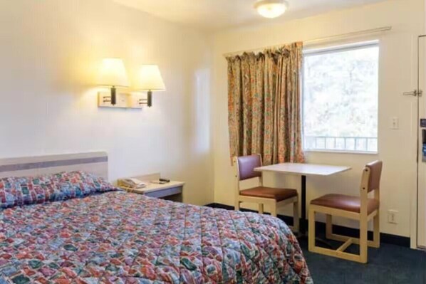 In-room safe, desk, free WiFi, bed sheets