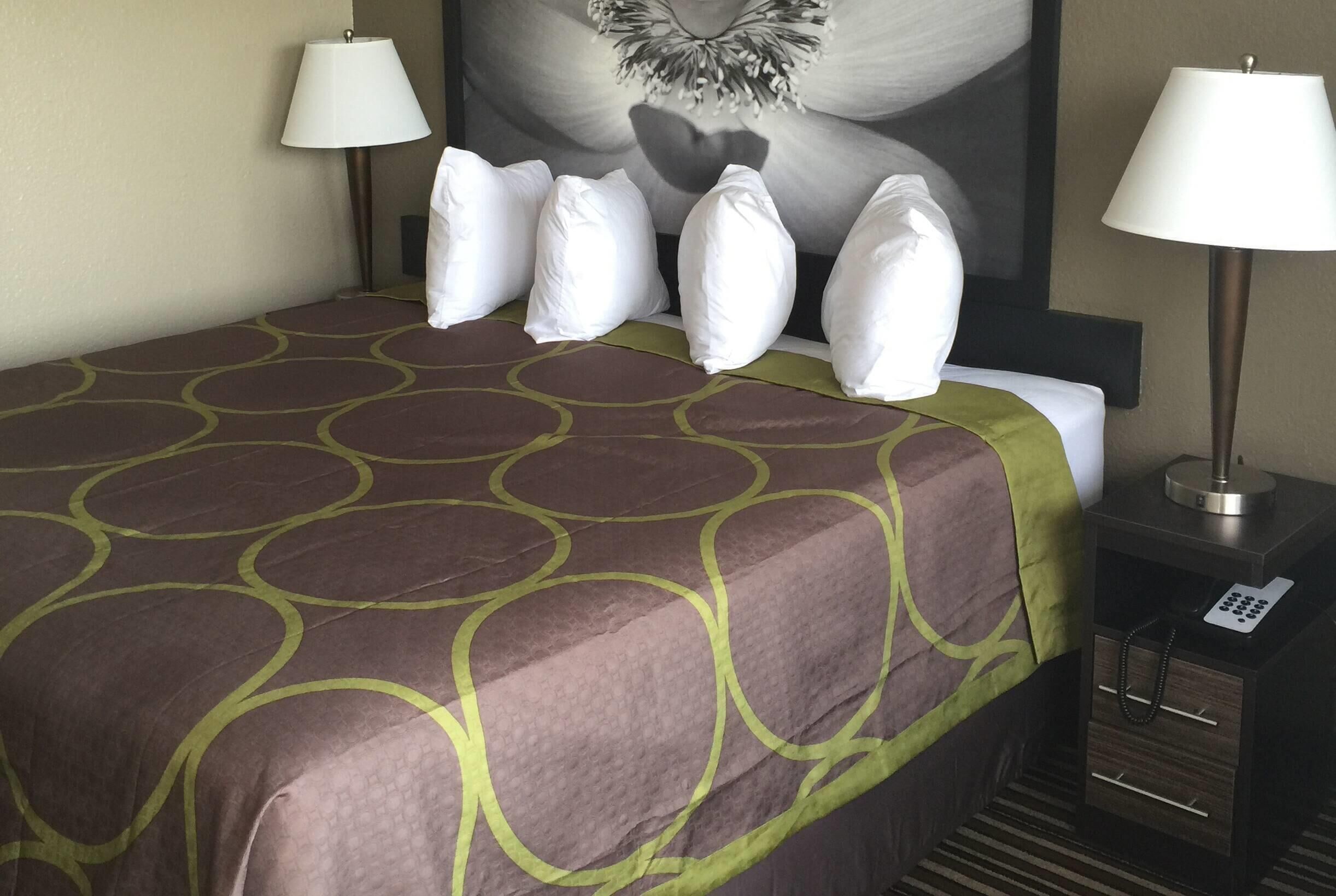 Bügeleisen/Bügelbrett, kostenloses WLAN, Bettwäsche