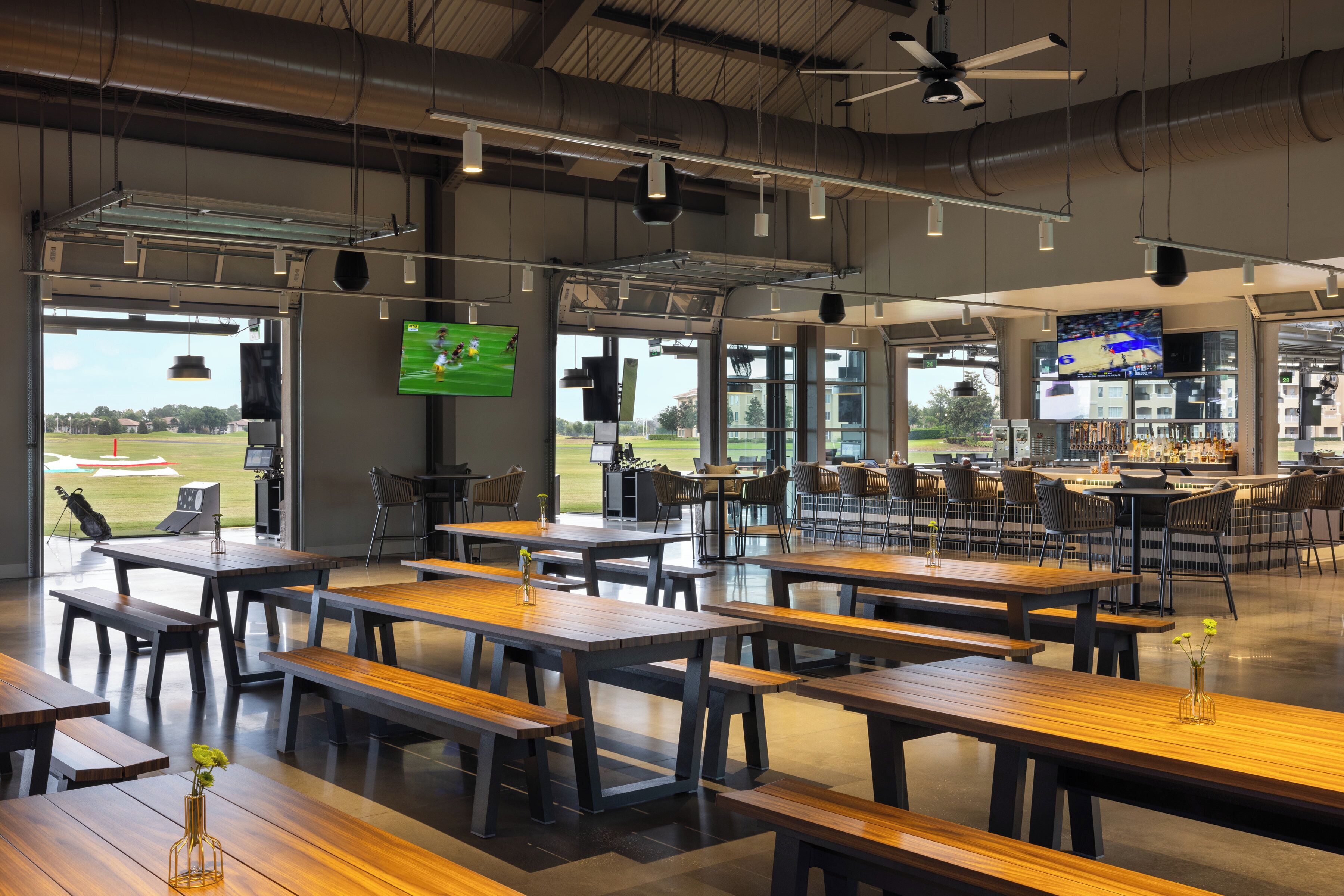 10 restaurants, breakfast, lunch, dinner served; asian cuisine