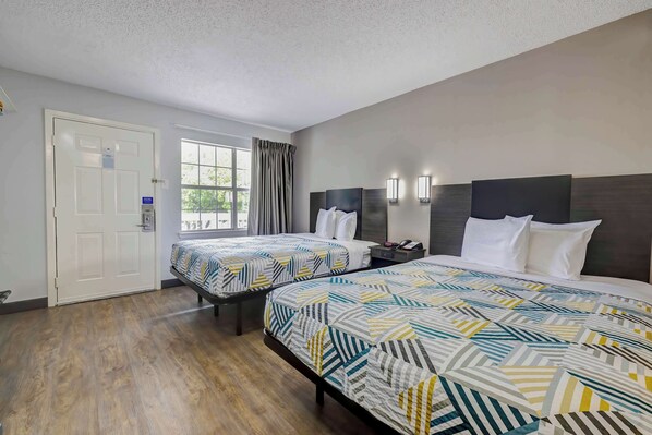 熨斗/熨衣板、高速上网、床单、闹钟