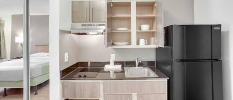 Fridge, microwave, coffee/tea maker