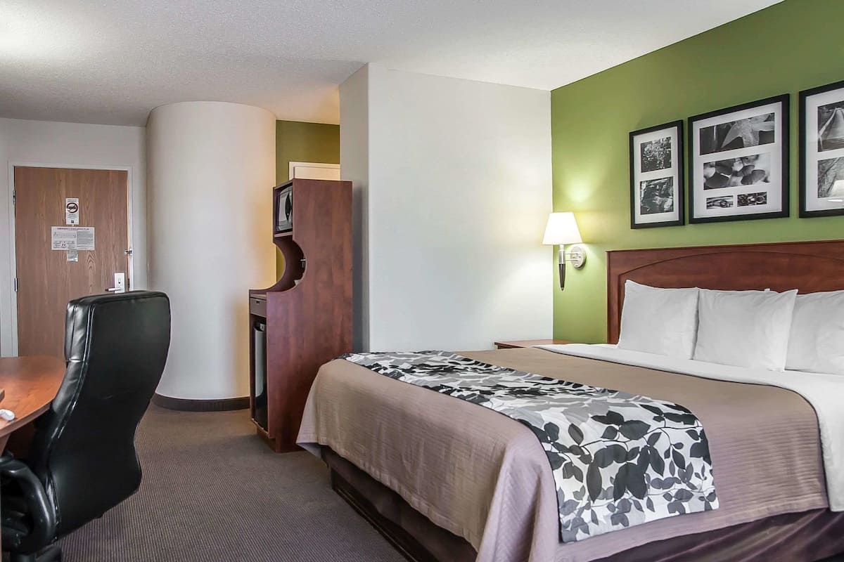 In-room safe, desk, laptop workspace, blackout drapes